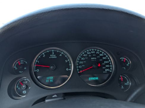 Used 2014 Chevrolet Suburban LTZ image 15