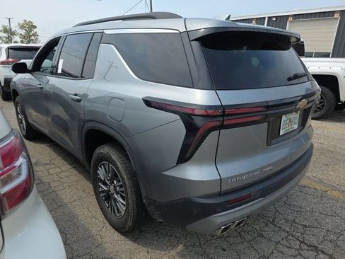 Used 2025 Chevrolet Traverse LT AWD/4WD image 11