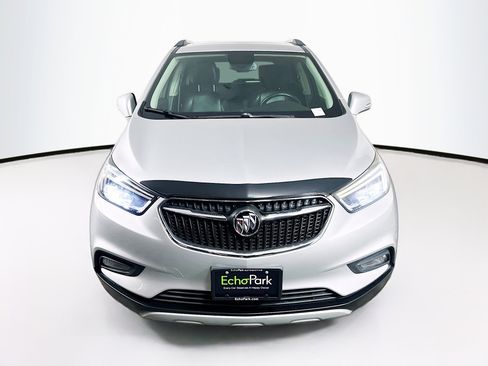 Used 2018 Buick Encore Essence image 2