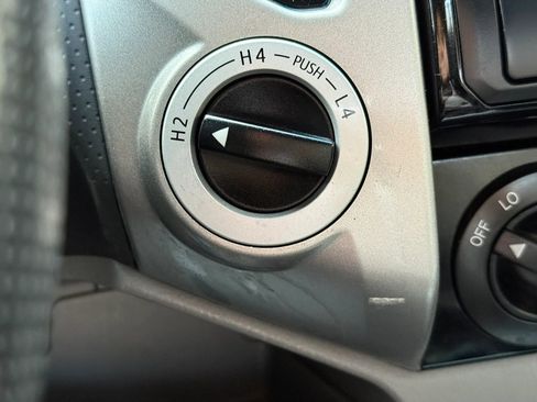 Used 2014 Toyota Tacoma 4x4 Access Cab w/ SR5 Package image 24