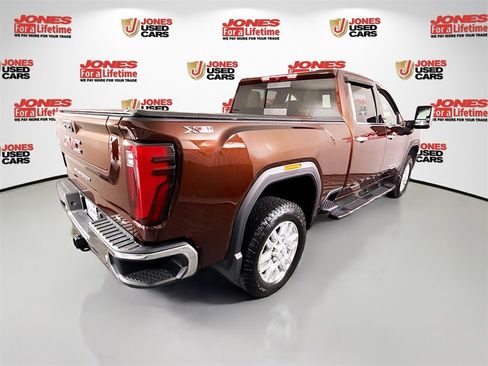 Used 2024 GMC Sierra 2500 SLT w/ SLT Premium Package image 16