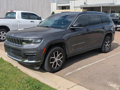 Used 2023 Jeep Grand Cherokee L Limited RWD image 19