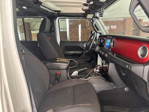 Used 2018 Jeep Wrangler Unlimited Rubicon AWD/4WD image 19