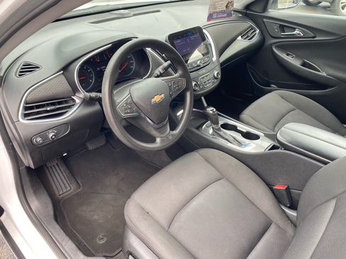 Used 2020 Chevrolet Malibu LT FWD image 29