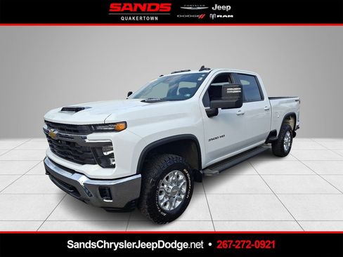 Used 2024 Chevrolet Silverado 3500 LT w/ Convenience Package AWD/4WD image 1