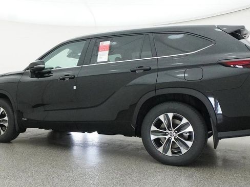 New 2026 Toyota Highlander XLE image 21