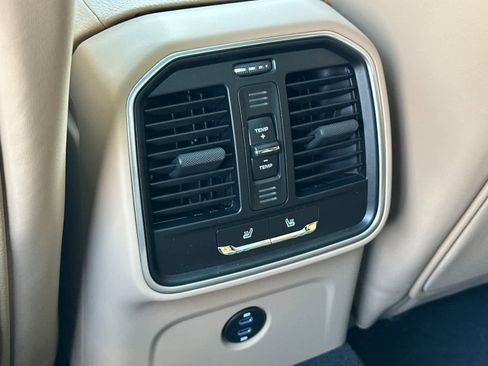 New 2026 Porsche Macan image 14