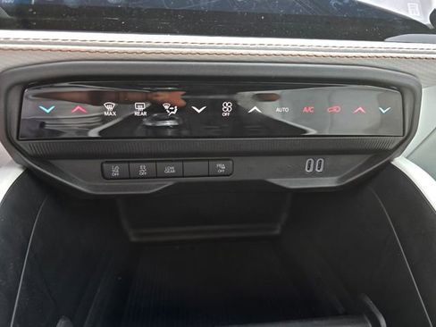 New 2026 Jeep Cherokee Limited AWD/4WD image 14