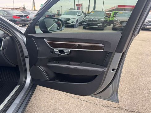 Used 2018 Volvo S90 T6 Momentum w/ Convenience Package image 14