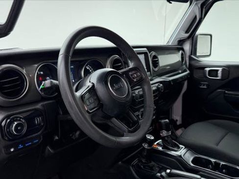 Used 2023 Jeep Wrangler Unlimited AWD/4WD image 23