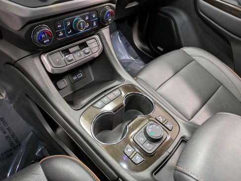 Used 2022 GMC Acadia AT4 w/ Technology Package image 14