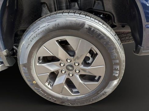 Used 2024 Ford F150 Lightning Lariat image 22