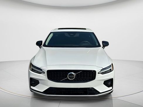 Used 2023 Volvo S60 B5 Plus w/ Climate Package FWD image 2