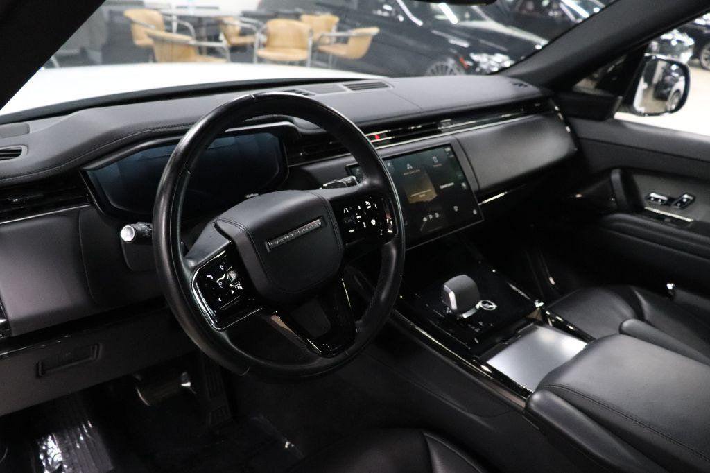 Used 2024 Land Rover Range Rover Sport Dynamic SE AWD/4WD image 13