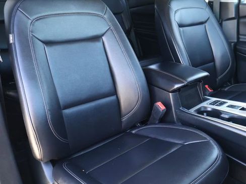 Used 2020 Ford Explorer XLT w/ Equipment Group 202A RWD image 19