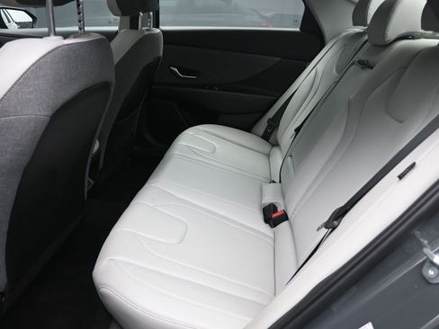 Used 2024 Hyundai Elantra Limited image 20