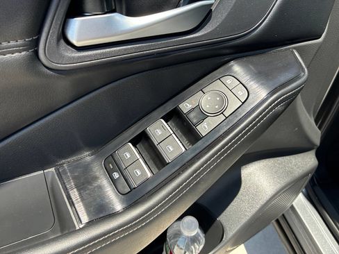 Used 2026 Nissan Rogue SL FWD image 21
