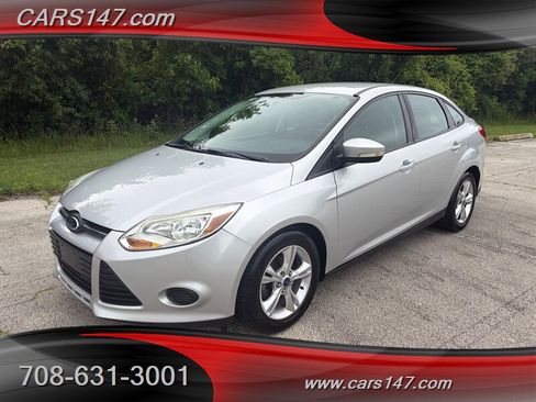 Used 2014 Ford Focus SE w/ SE Winter Package FWD image 1