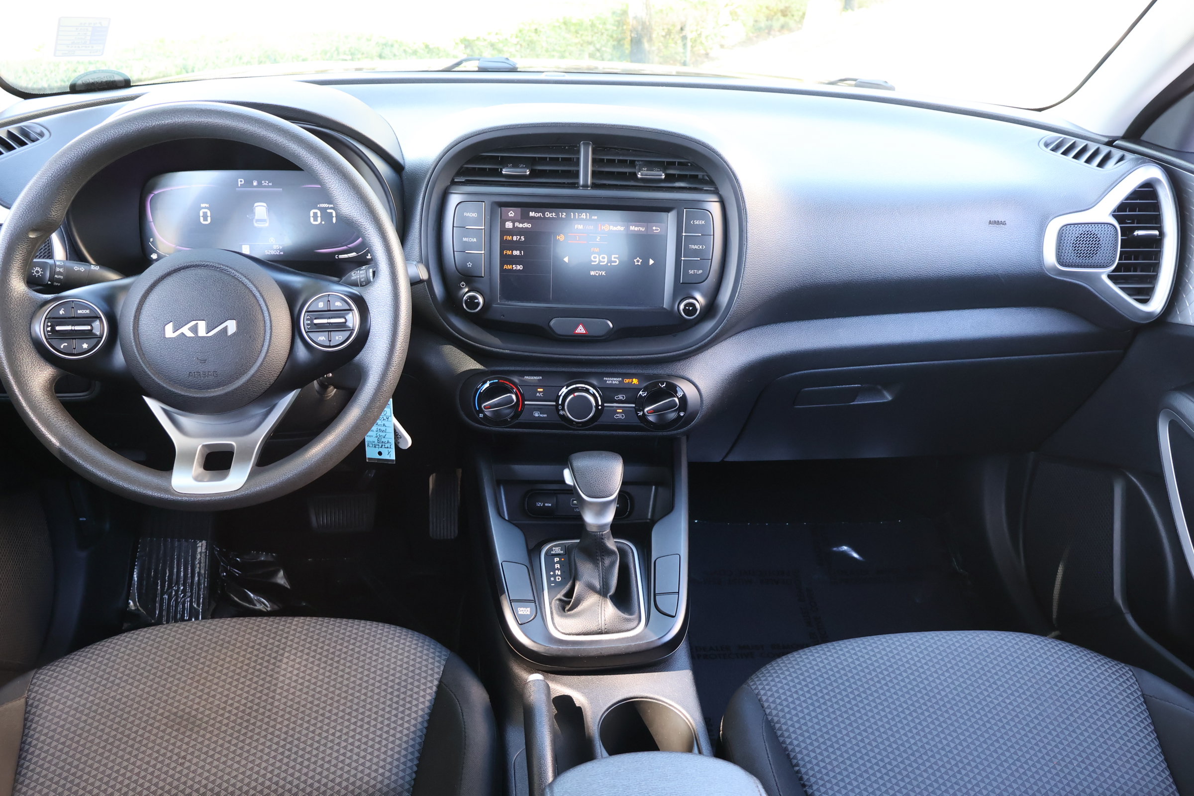 Used 2024 Kia Soul LX w/ Option Group 015 FWD image 17
