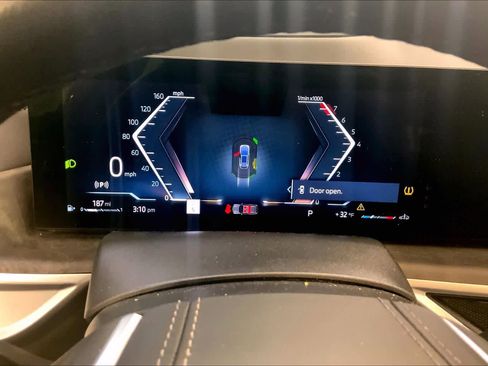 Used 2024 BMW X5 xDrive40i w/ Premium Package image 25