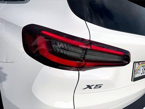 Used 2022 BMW X5 xDrive45e image 32