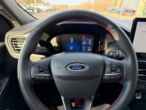 Certified 2023 Ford Escape ST-Line w/ Tech Pack #1 image 17