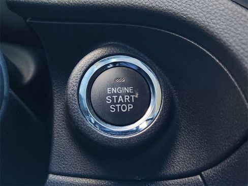 Used 2021 Subaru Ascent Limited w/ Technology Package image 17