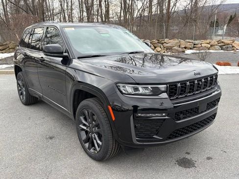 New 2026 Jeep Grand Cherokee Limited AWD/4WD image 2