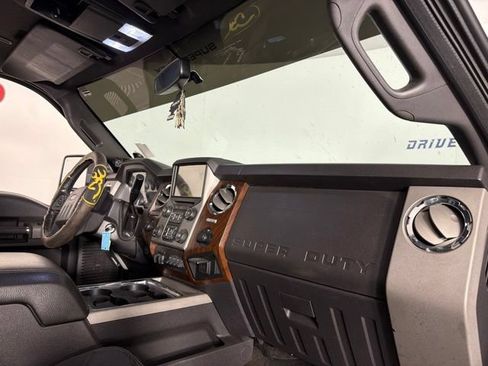 Used 2013 Ford F250 Lariat w/ Lariat Interior Pkg AWD/4WD image 17