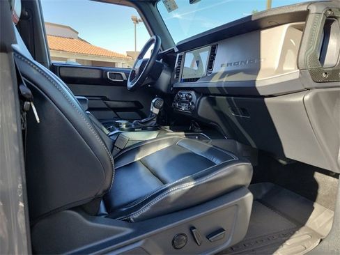 Used 2025 Ford Bronco Outer Banks image 23