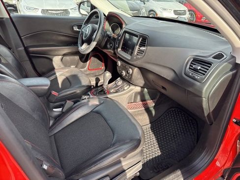 Used 2018 Jeep Compass Trailhawk w/ Cold Weather Group image 20