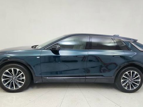 Used 2024 Cadillac Lyriq Sport image 10