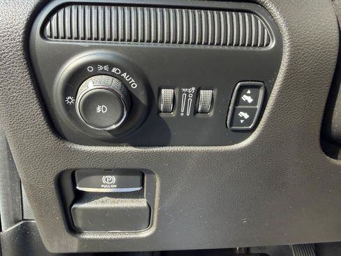 Used 2022 Jeep Wagoneer Series II AWD/4WD image 33