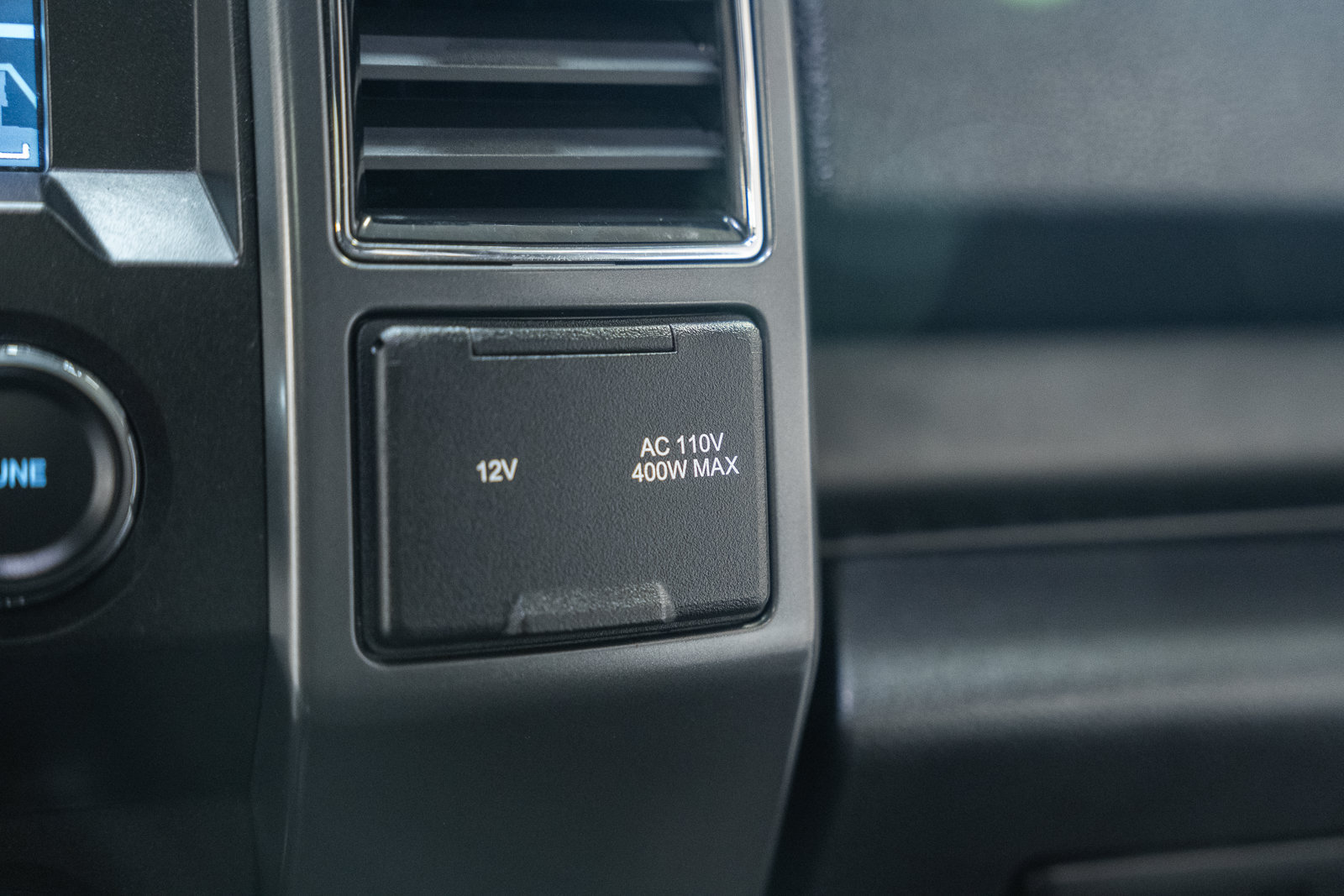 Used 2019 Ford F150 XLT w/ Equipment Group 302A Luxury AWD/4WD image 27