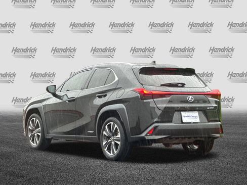 Certified 2022 Lexus UX 250h w/ Accessory Package (Z1) image 7
