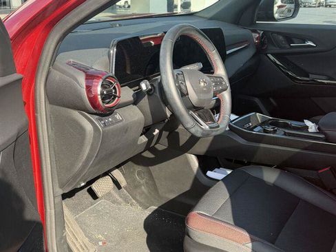Certified 2025 Chevrolet Equinox RS FWD image 11