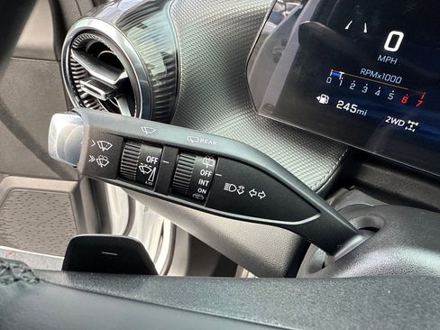 Used 2025 Chevrolet Equinox LT image 30