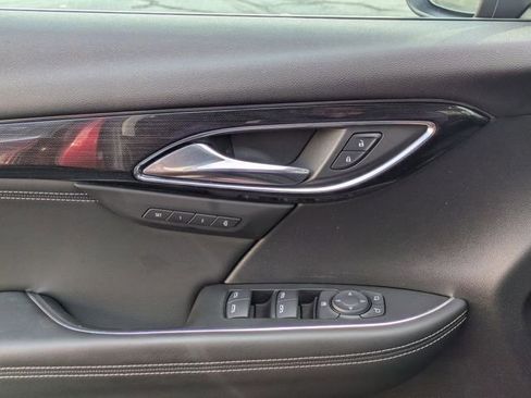 Used 2023 Buick Envision Essence image 12