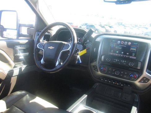 Used 2015 Chevrolet Silverado 2500 LTZ w/ Duramax Plus Package AWD/4WD image 29