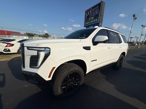 Used 2025 GMC Yukon AT4 w/ AT4 Premium Package AWD/4WD image 8