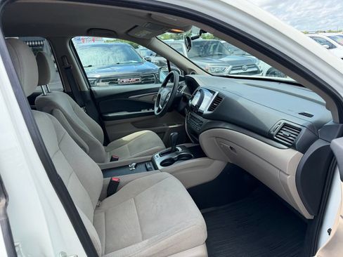 Used 2018 Honda Pilot EX image 18