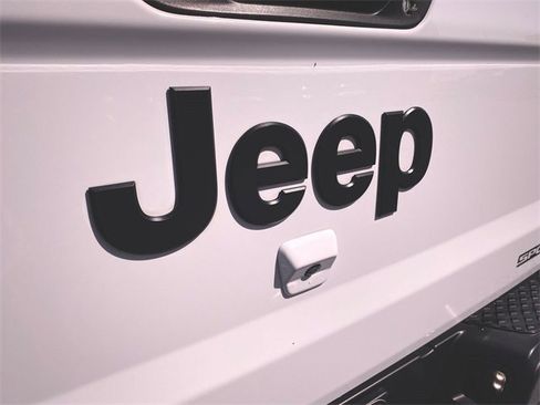 Used 2020 Jeep Gladiator Sport w/ Quick Order Package 24S image 31