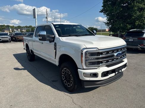 Used 2023 Ford F250 Platinum AWD/4WD image 2