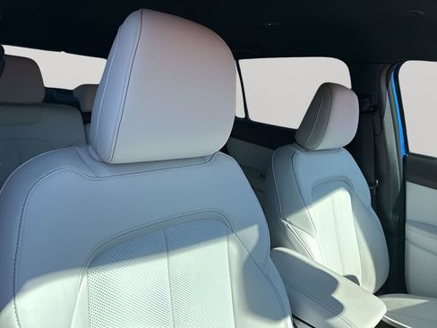 New 2026 Jeep Cherokee Limited AWD/4WD image 16