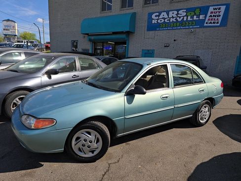 Used 1999 Ford Escort SE image 5