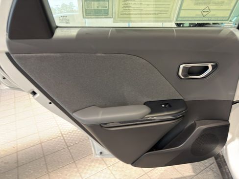 Used 2025 Kia K4 EX image 18