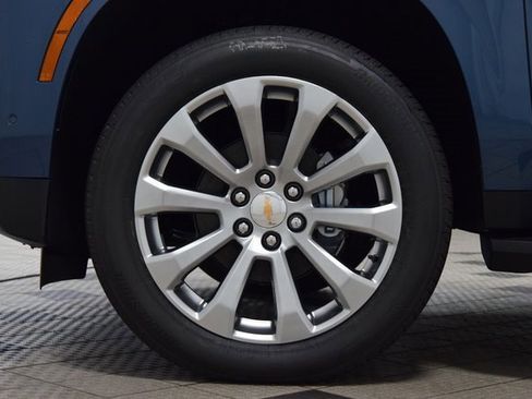 New 2026 Chevrolet Suburban Premier w/ Sun And Tow Package image 28