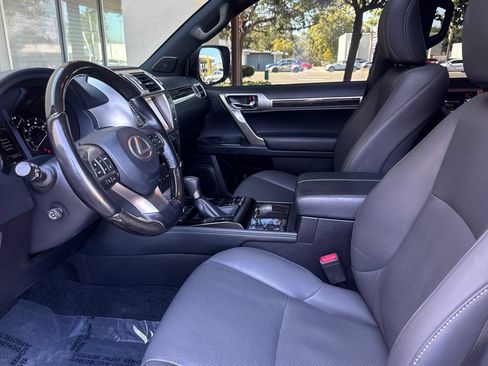 Used 2021 Lexus GX 460 Premium w/ Accessory Package AWD/4WD image 10