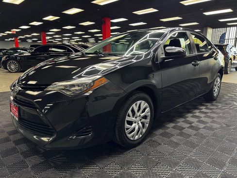 Used 2017 Toyota Corolla LE image 6