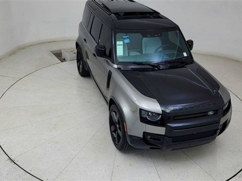 Used 2025 Land Rover Defender 110 X image 81